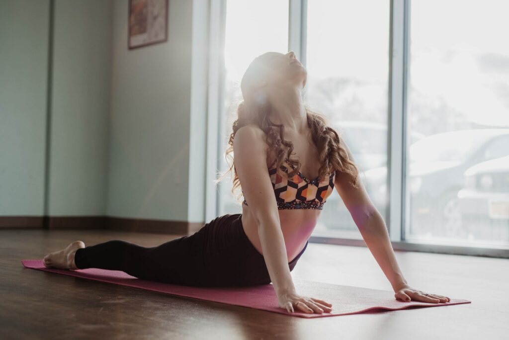  Posturas de yoga: qué significan, cuáles hacer, cómo hacerlas ¡y mucho más!